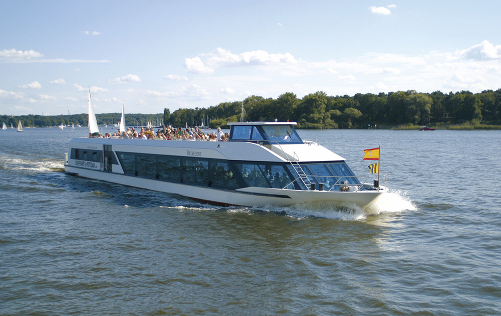Außenansicht des Schiffs MS Belvedere auf dem Wannsee