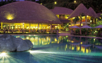 Tahiti Pearl Beach bei Nacht