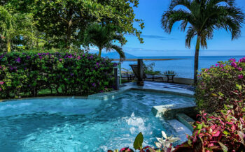 Tahiti Peral Beach Resort Pool